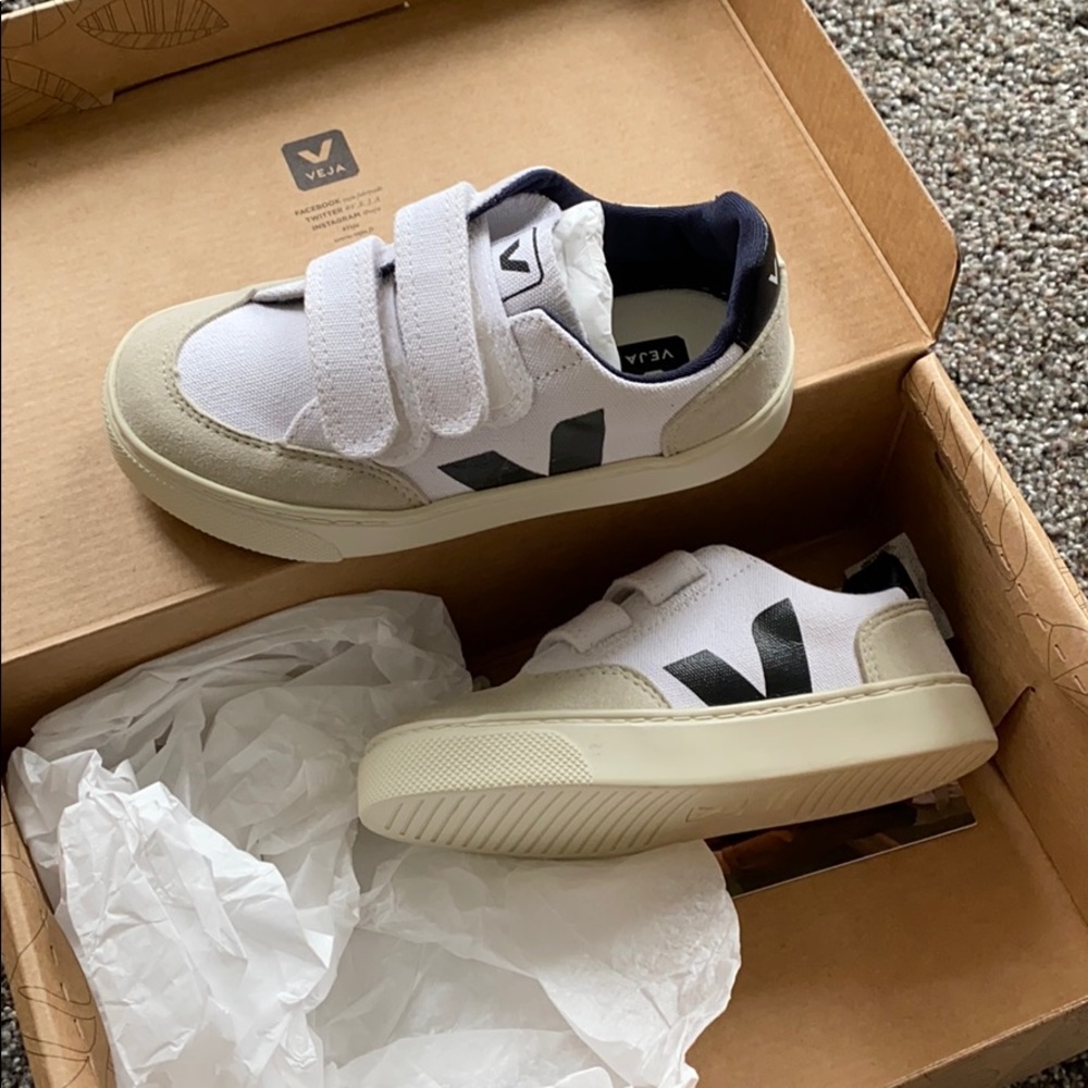 VEJA toddler shoe